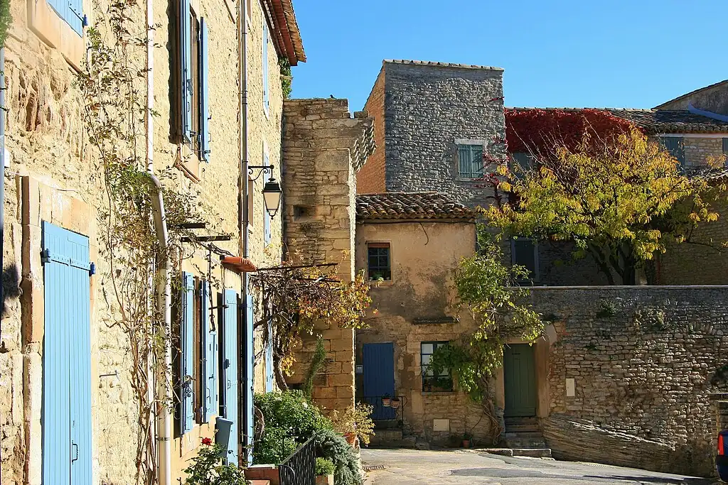 5 raisons de visiter le village de Goult