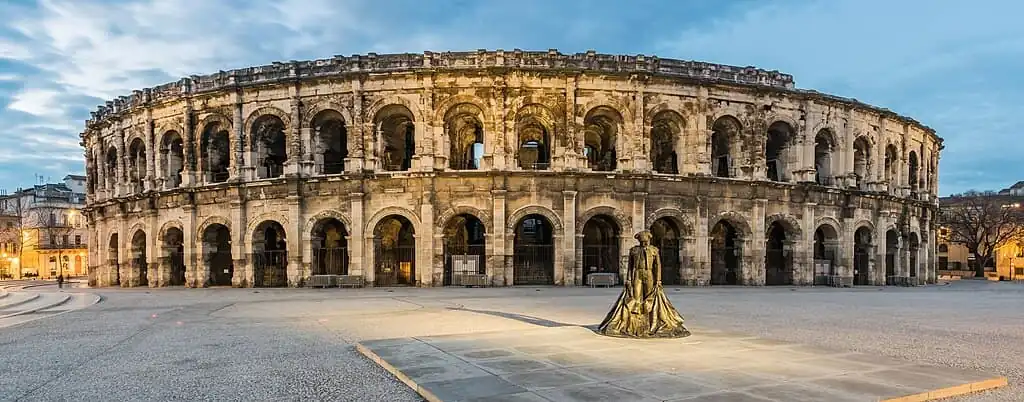Visiter la ville historique de Nîmes