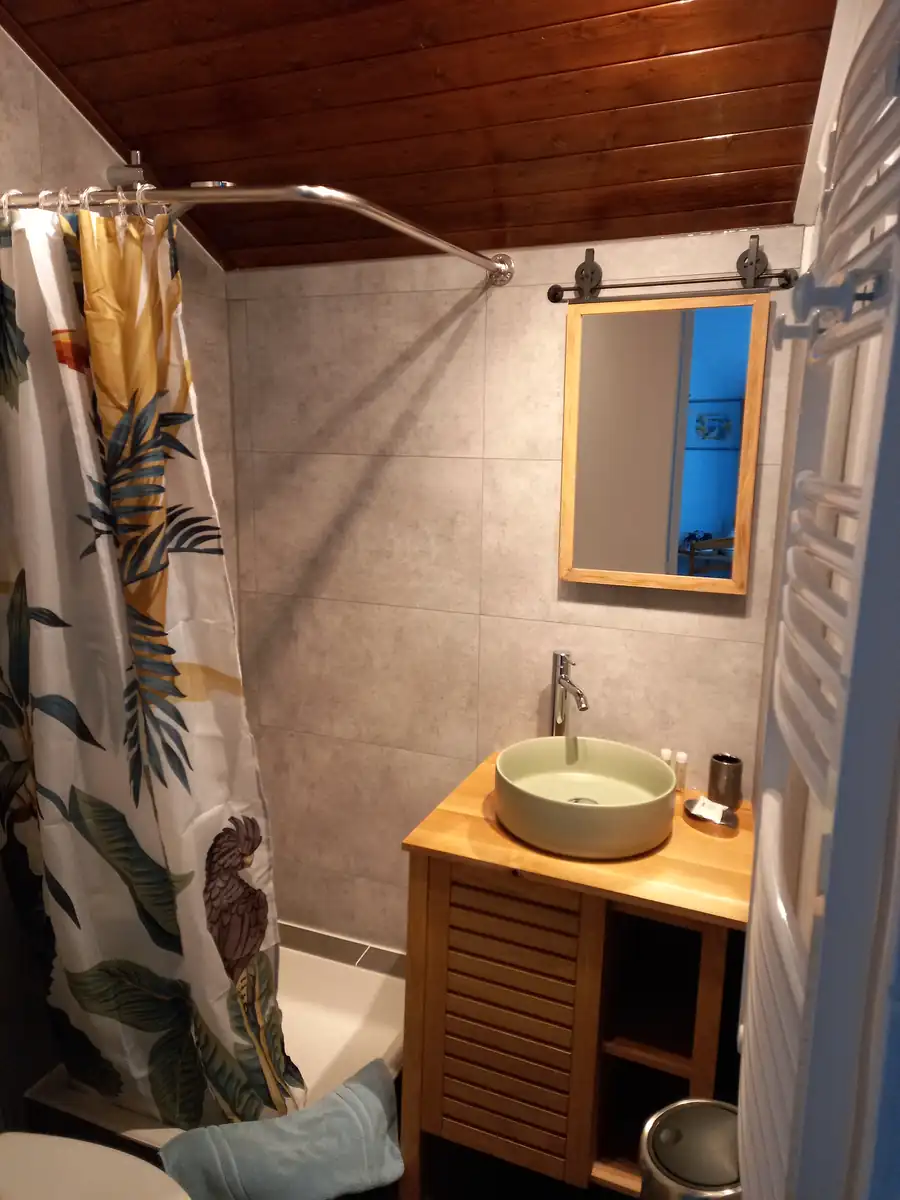 Chambre cosy avec vue village et montagne Cuérate.