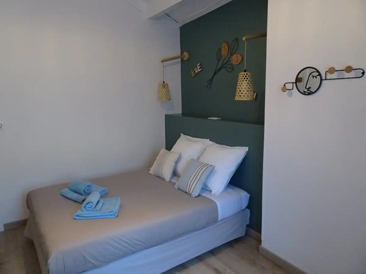 Chambre cosy avec vue village et montagne Cuérate.