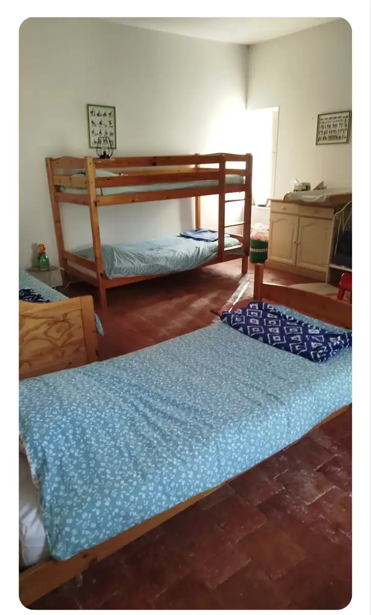 DEUX CHAMBRES DISPONIBLES   :Chambre double vue jardin et une chambre d'enfants communicante
