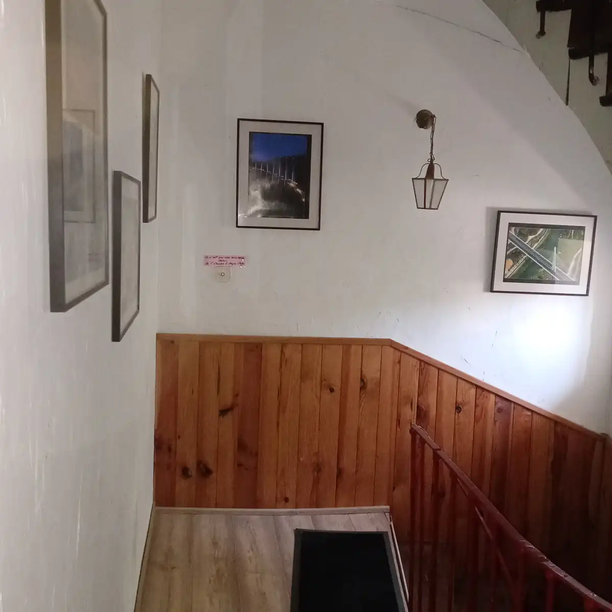 La maison aux volets rouges — La maison aux volets rouges