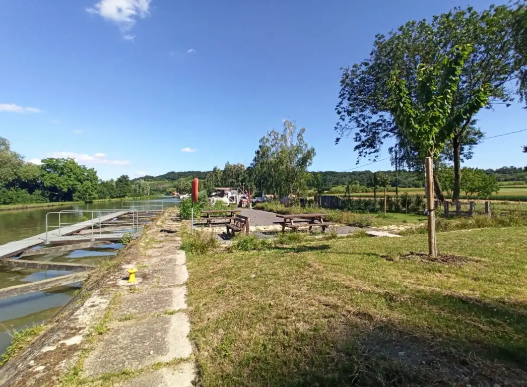 Logement insolite sur une péniche en alsace — Logement insolite sur une péniche en alsace