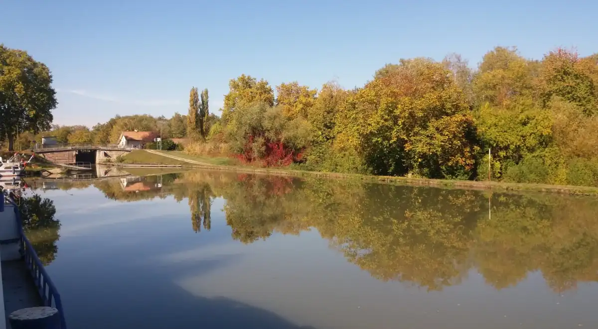Logement insolite sur une péniche en alsace — Logement insolite sur une péniche en alsace