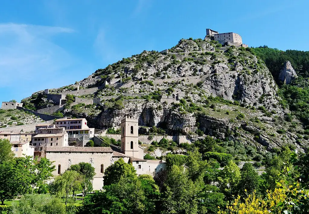 Entrevaux_Citadelle_Exterieure