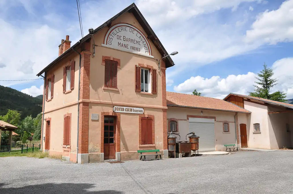 Ancienne_distillerie_de_lavande_a_Barreme