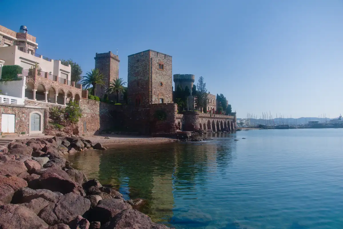Plage du château de Mandelieu-la-Napoule