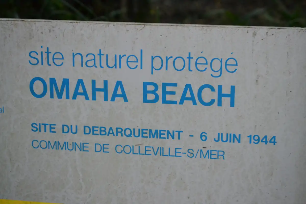 Panneau officiel Site naturel protégé Omaha Beach, Site du Débarquement du 6 Juin 1944