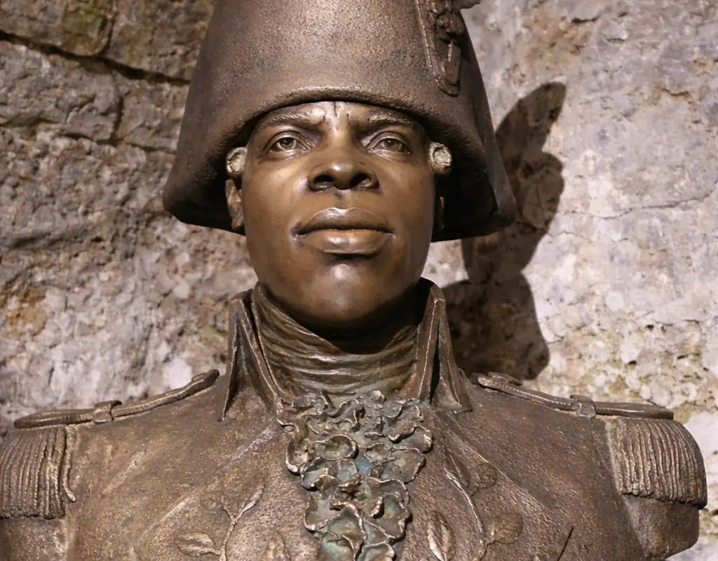 Buste commémoratif de Toussaint Louverture au château de Joux, où il mourut en 1803