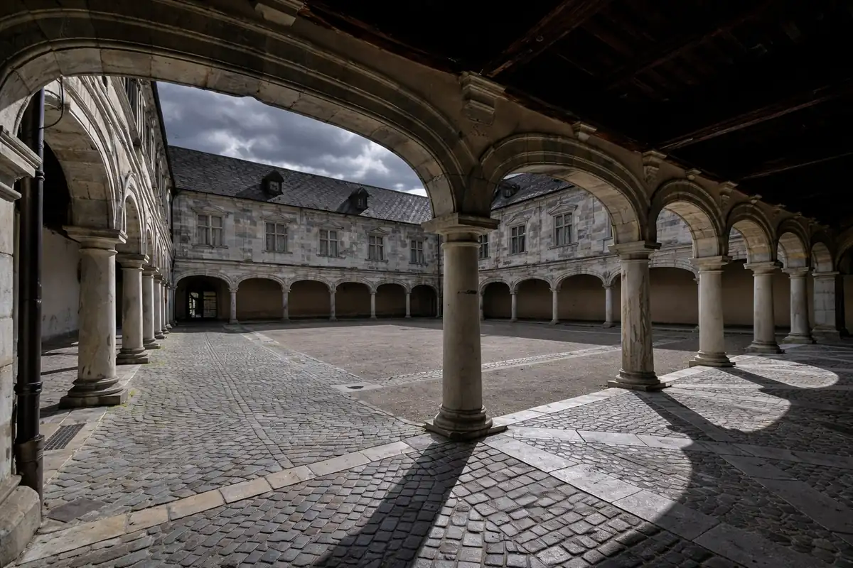 Le Palais Granvelle à Besançon, hôtel particulier Renaissance abritant le Musée du Temps